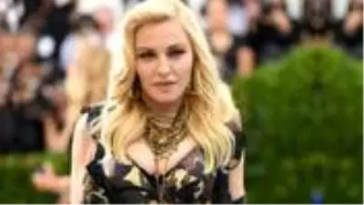 Şarkıcı Madonna, doğum gününü pasta yerine uyuşturucu madde kullanarak kutladı Şarkıcı Madonna, doğum gününü pasta yerine uyuşturucu madde kullanarak kutladı