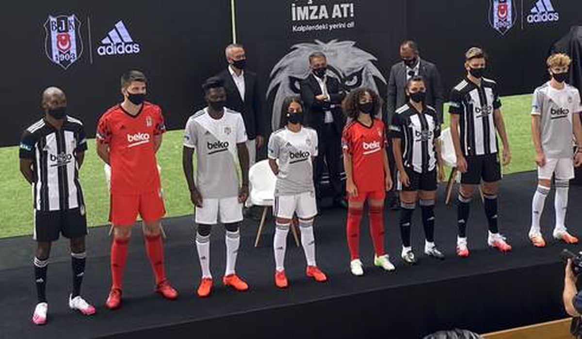 Beşiktaş, yeni sezonda giyeceği formaları tanıttı