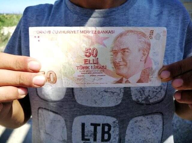 Çanakkale'de yaşayan genç, hatalı basım 50 TL'yi en iyi teklifi verene satacak