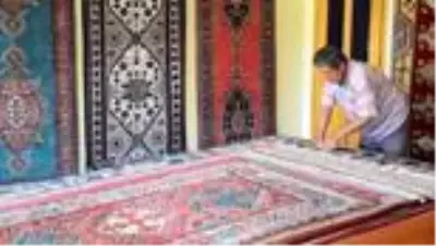 Halının ustası, Anadolu'nun unutulan hazinelerinden Ladik halısını yaşatmaya çalışıyor Halının ustası, Anadolu'nun unutulan hazinelerinden Ladik halısını yaşatmaya çalışıyor