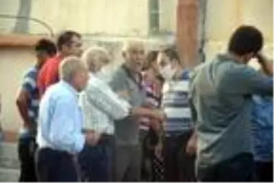 Kızının düğünü için barıştığı eşi tarafından bıçaklanan kadın, hayatını kaybetti Kızının düğünü için barıştığı eşi tarafından bıçaklanan kadın, hayatını kaybetti