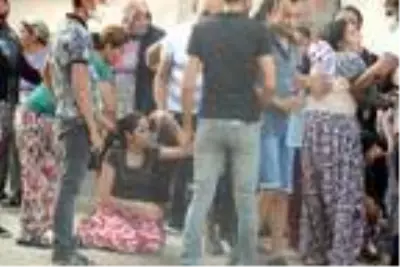 Kızının düğünü için barıştığı eşi tarafından bıçaklanan kadın, hayatını kaybetti Kızının düğünü için barıştığı eşi tarafından bıçaklanan kadın, hayatını kaybetti