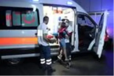 Zonguldak'ta otomobil ile hafif ticari araç çarpıştı; anne- kız yaralandı Zonguldak'ta otomobil ile hafif ticari araç çarpıştı; anne- kız yaralandı
