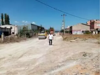 Hisarcık Küçük Sanayi Sitesinde asfalt çalışması Hisarcık Küçük Sanayi Sitesinde asfalt çalışması