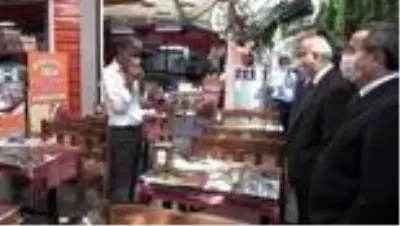 İzmir Valisi Köşger, Kovid-19 tedbirleriyle ilgili denetimlere katıldı İzmir Valisi Köşger, Kovid-19 tedbirleriyle ilgili denetimlere katıldı