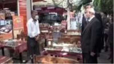 İzmir Valisi Köşger, Kovid-19 tedbirleriyle ilgili denetimlere katıldı İzmir Valisi Köşger, Kovid-19 tedbirleriyle ilgili denetimlere katıldı