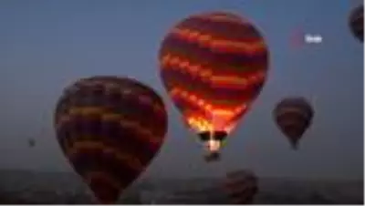 Kapadokya'da balonlar gökyüzü ile yeniden buluşuyor Kapadokya'da balonlar gökyüzü ile yeniden buluşuyor