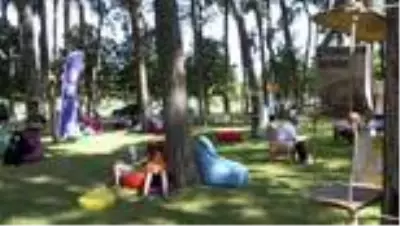 Kitapseverler parktaki 'açık hava kütüphanesi'nde buluşuyor - BURSA Kitapseverler parktaki 'açık hava kütüphanesi'nde buluşuyor - BURSA