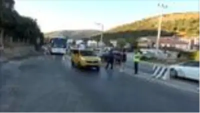 Kuşadası'nda 8 tur aracına ceza uygulandı Kuşadası'nda 8 tur aracına ceza uygulandı