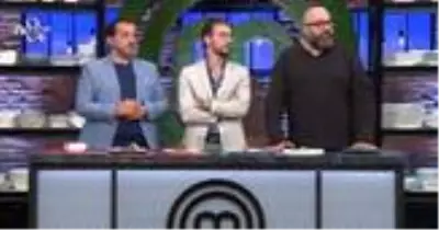 MasterChef Türkiye'de kırmızı takım siyah tişört giydi: MasterChef'te siyah önlük ne demek, siyah tişört ne anlama geliyor? MasterChef Türkiye'de kırmızı takım siyah tişört giydi: MasterChef'te siyah önlük ne demek, siyah tişört ne anlama geliyor?