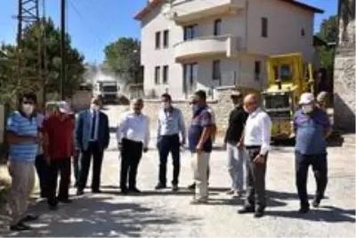 Milletvekili Ünal asfalt çalışmalarını inceledi Milletvekili Ünal asfalt çalışmalarını inceledi