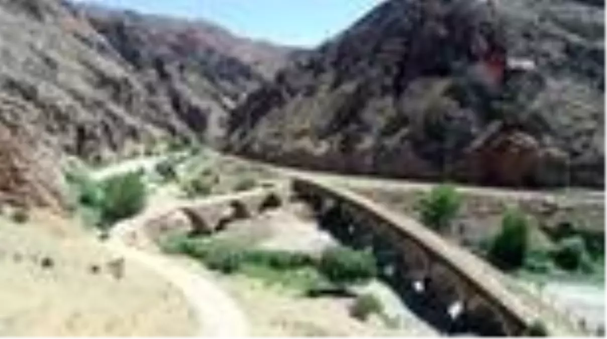 Restorasyona vali incelemesi