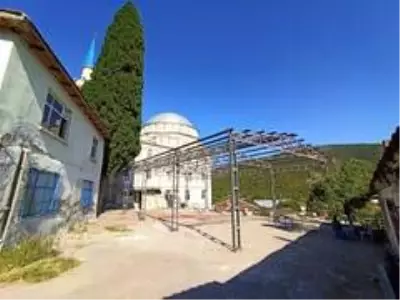 Saruhanlı Belediyesi mahalleleri güzelleştiriyor Saruhanlı Belediyesi mahalleleri güzelleştiriyor