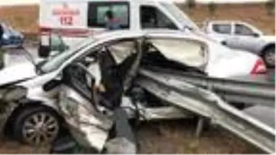 Son dakika haberi... Bariyere çarpan otomobildeki mühendis Gaye öldü, 2 meslektaşı yaralı Son dakika haberi... Bariyere çarpan otomobildeki mühendis Gaye öldü, 2 meslektaşı yaralı