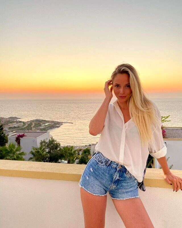 Ecenaz Üçer kimdir? Ecenaz Üçer kaç yaşında, nereli? Ecenaz Üçer mesleği ne? Ecenaz Üçer Instagram hesabı var mı?