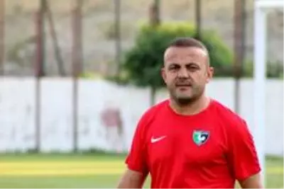 Futbolculuk ve teknik direktörlük yaptığı takımdan istifa etti Futbolculuk ve teknik direktörlük yaptığı takımdan istifa etti