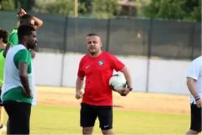 Futbolculuk ve teknik direktörlük yaptığı takımdan istifa etti Futbolculuk ve teknik direktörlük yaptığı takımdan istifa etti