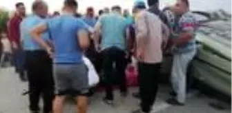 Mehmet Çalışkan: Köpeğe çarpan otomobil takla atıp, hafif ticari araçla çarpıştı: 3 yaralı Mehmet Çalışkan: Köpeğe çarpan otomobil takla atıp, hafif ticari araçla çarpıştı: 3 yaralı