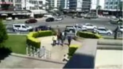 Zengin tatilci görünümlü hırsızlar yakayı ele verdi Zengin tatilci görünümlü hırsızlar yakayı ele verdi