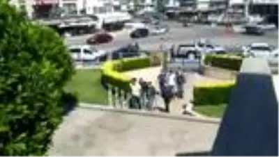 Zengin tatilci görünümlü hırsızlar yakayı ele verdi Zengin tatilci görünümlü hırsızlar yakayı ele verdi