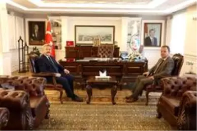 Melikgazi Kaymakamı Bülent Karacan'ın nezaket ziyareti Melikgazi Kaymakamı Bülent Karacan'ın nezaket ziyareti