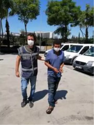 Öğretmenin çantasını çalan hırsız 20 dakikada yakalandı Öğretmenin çantasını çalan hırsız 20 dakikada yakalandı