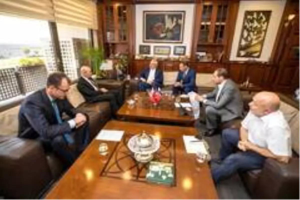 Rusya-Türkiye İş Konseyi heyetinden Başkan Soyer'e ziyaret