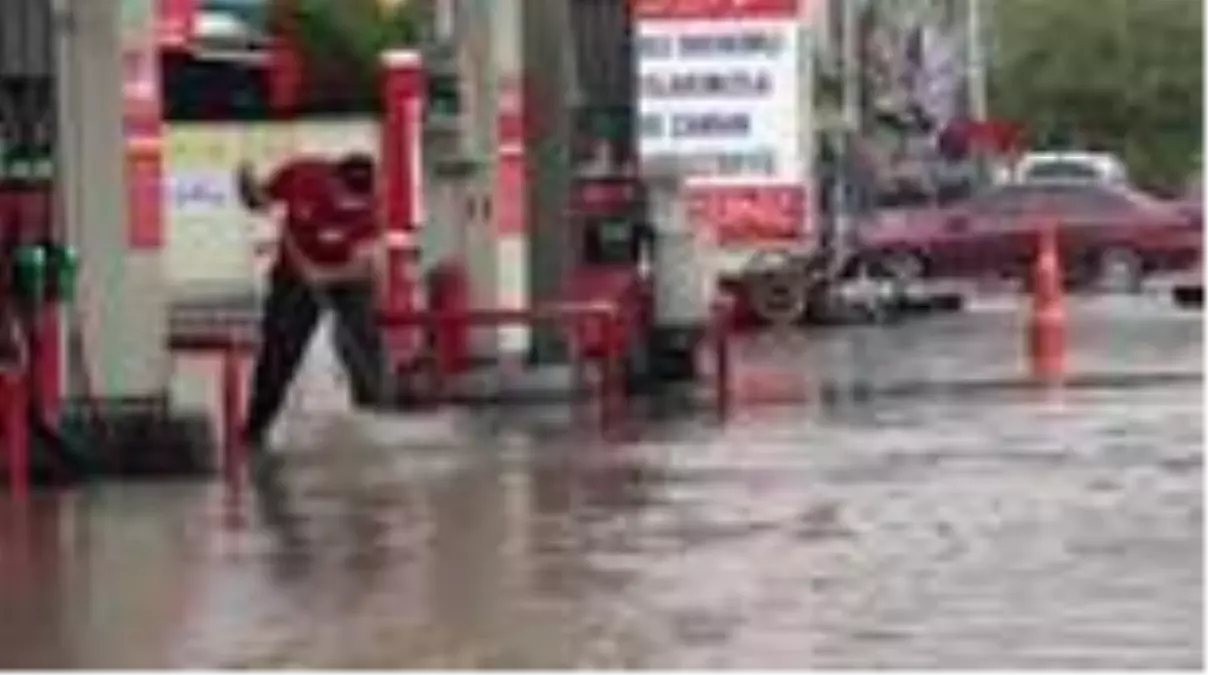 TRABZON KATLI OTOPARK VE İŞ YERLERİNİ SU BASTI