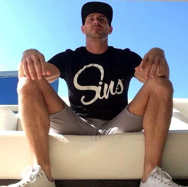 Yetişkin film yıldızı Johnny Sins, en çok beğendiği Türkçe şarkıyı takipçileriyle paylaştı