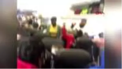 Uçaktaki maske tartışması yumruklu kavgaya dönüştü! O anlar kamerada Uçaktaki maske tartışması yumruklu kavgaya dönüştü! O anlar kamerada