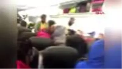 Uçaktaki maske tartışması yumruklu kavgaya dönüştü! O anlar kamerada Uçaktaki maske tartışması yumruklu kavgaya dönüştü! O anlar kamerada