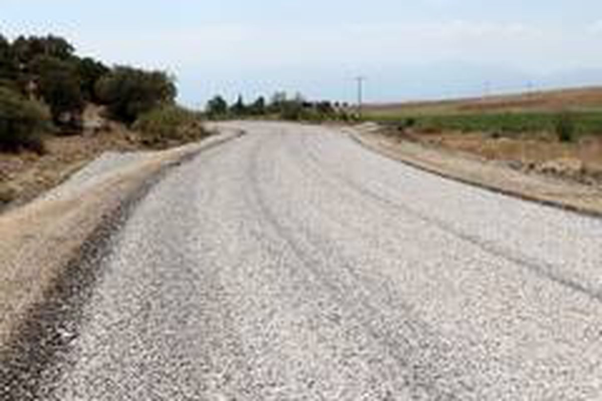 Gölmarmara'daki yol yapım çalışması tam not aldı