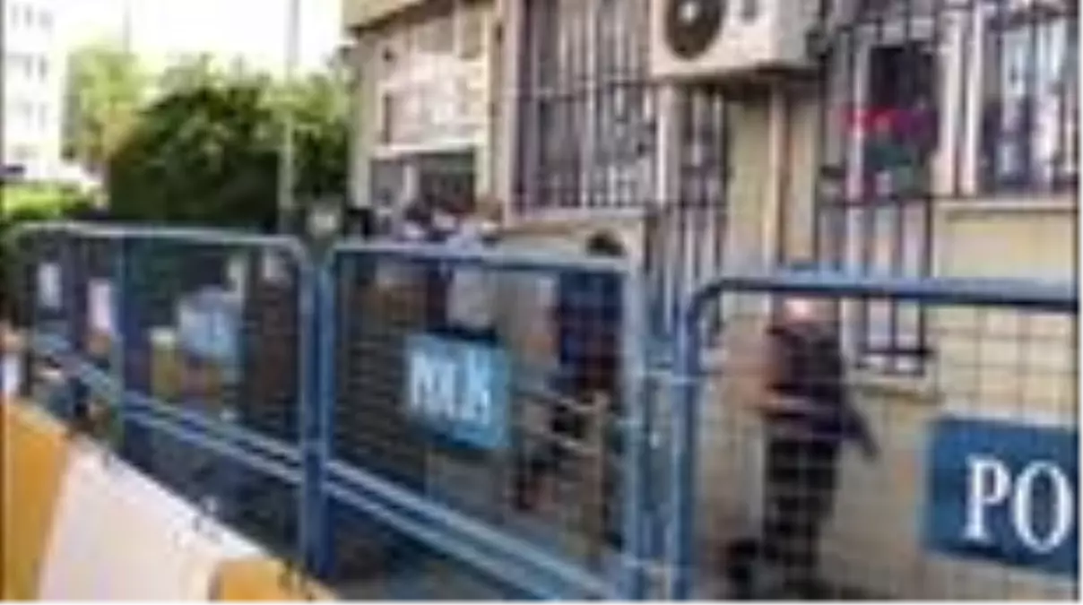 Telefon şifresini söylemeyen kızını, İngiliz anahtarıyla döven baba tutuklandı