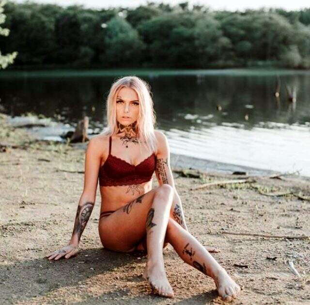 Yaşadığı tecavüzden dolayı çocuk sahibi olamayacağını öğrenen model Daisy Coleman, canına kıydı