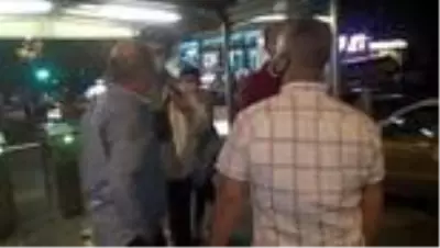 Tramvay içerisinde yankesicilik iddiası... Vatandaşlar şüpheli şahsı böyle yakaladı Tramvay içerisinde yankesicilik iddiası... Vatandaşlar şüpheli şahsı böyle yakaladı