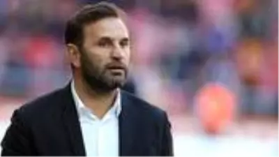UEFA, Başakşehir-Kopenhag maçının geç başlaması nedeniyle Okan Buruk'a uyarı cezası verdi UEFA, Başakşehir-Kopenhag maçının geç başlaması nedeniyle Okan Buruk'a uyarı cezası verdi