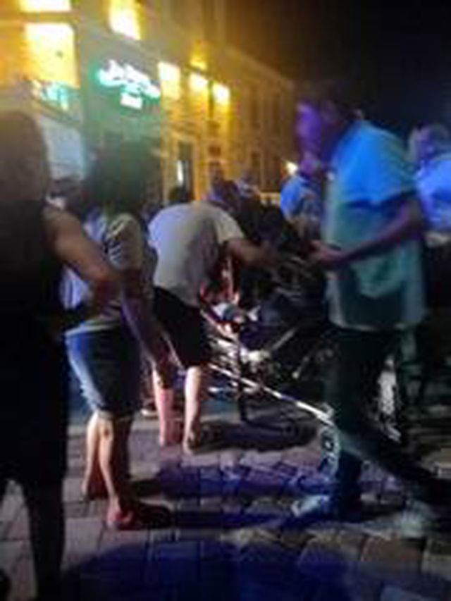 Eski Menemen Belediye Başkanı Tahir Şirin, yemek yediği restoranda silahlı saldırıya uğradı