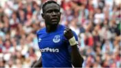 Galatasaray'ın da ilgilendiği Senegalli golcü Omar Niasse, Beşiktaş'a önerildi Galatasaray'ın da ilgilendiği Senegalli golcü Omar Niasse, Beşiktaş'a önerildi