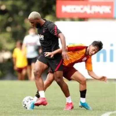 Galatasaray, U19 Takımı'nı 6-2 mağlup etti Galatasaray, U19 Takımı'nı 6-2 mağlup etti
