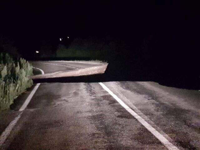 Giresun'daki sel felaketinin ardından şehirdeki yollar büyük ölçüde tahrip oldu