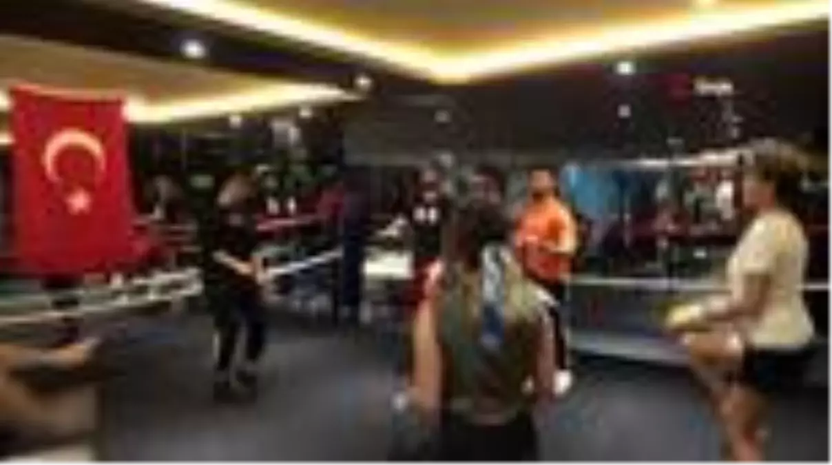 Pendik'te kadına şiddet olaylarına karşı ücretsiz savunma eğitimi veriliyor