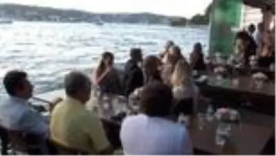 Sağlık çalışanı 10 çift, birlikte dünya evine girdi Sağlık çalışanı 10 çift, birlikte dünya evine girdi