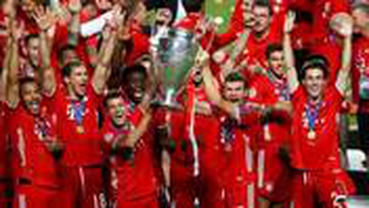 Şampiyonlar Ligi'nde tüm maçlarını kazanarak şampiyon olan Bayern Münih tarihe geçti