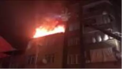 Son dakika haberi | Şişli'de gecekondudan 3 binaya sirayet eden yangın söndürüldü Son dakika haberi | Şişli'de gecekondudan 3 binaya sirayet eden yangın söndürüldü