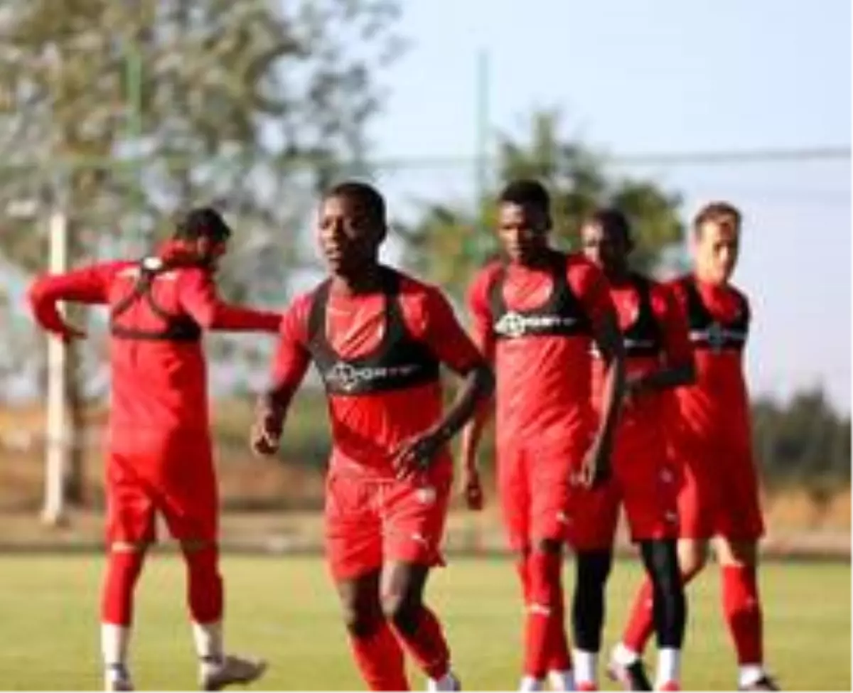 Sivasspor günü çift idmanla tamamladı