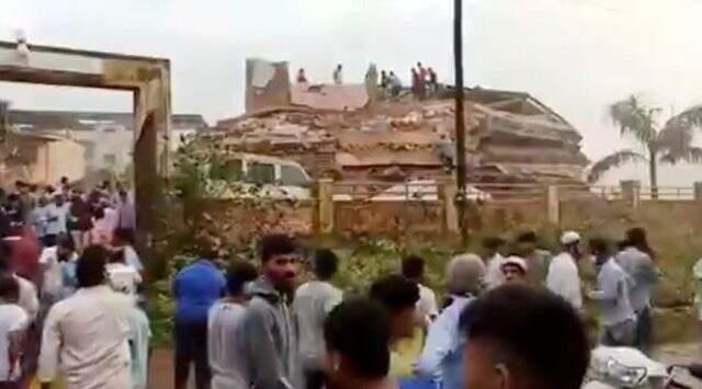 Son Dakika: Hindistan'da bina çöktü! En az 90 kişi enkaz altında kalmış olabilir Son Dakika: Hindistan'da bina çöktü! En az 90 kişi enkaz altında kalmış olabilir