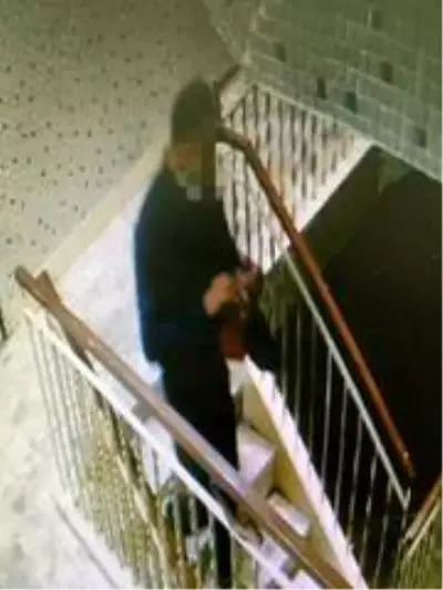 Son dakika haberleri: 63 saatlik kamera incelemesi ile yankesici yakalandı Son dakika haberleri: 63 saatlik kamera incelemesi ile yankesici yakalandı