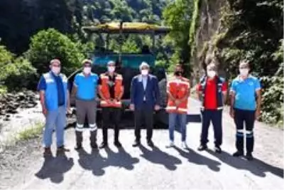 Başkan Zorluoğlu Santa Grup Yolu'nda incelemelerde bulundu Başkan Zorluoğlu Santa Grup Yolu'nda incelemelerde bulundu