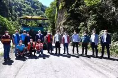 Başkan Zorluoğlu Santa Grup Yolu'nda incelemelerde bulundu Başkan Zorluoğlu Santa Grup Yolu'nda incelemelerde bulundu