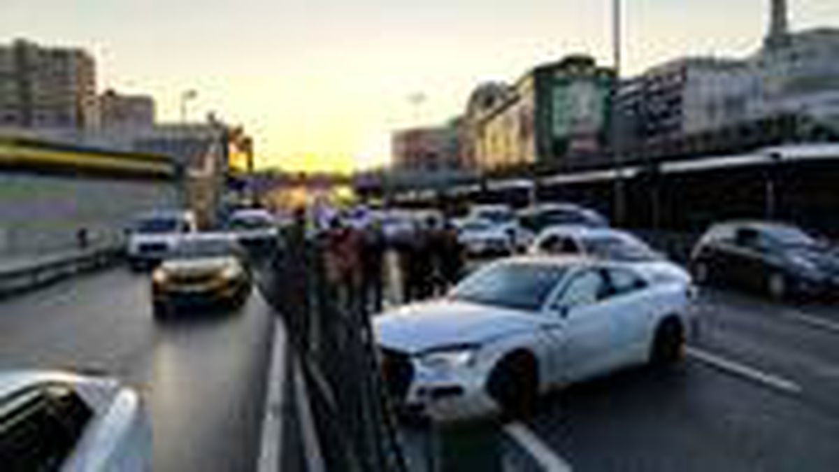 E-5'te meydana gelen kaza sonrası taraflar birbirine girdi! Yumruklar konuştu